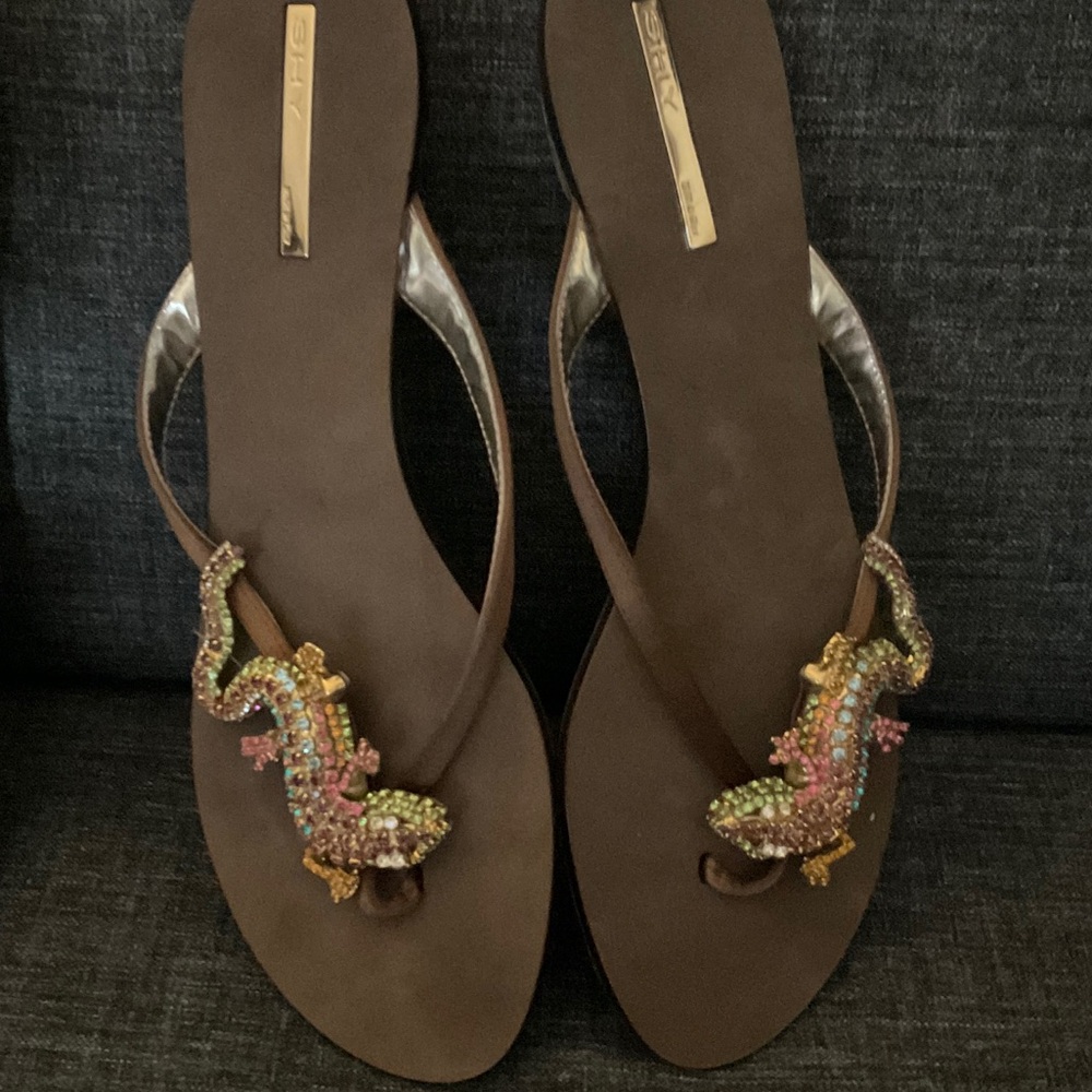 NEW SHY 10 EU 41 sandals with jeweled lizards bronze satin straps flip flops